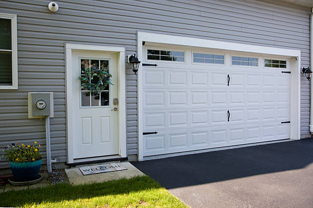 24/7 Emergency Garage Door Panel Replacement experts in Tullytown, PA
